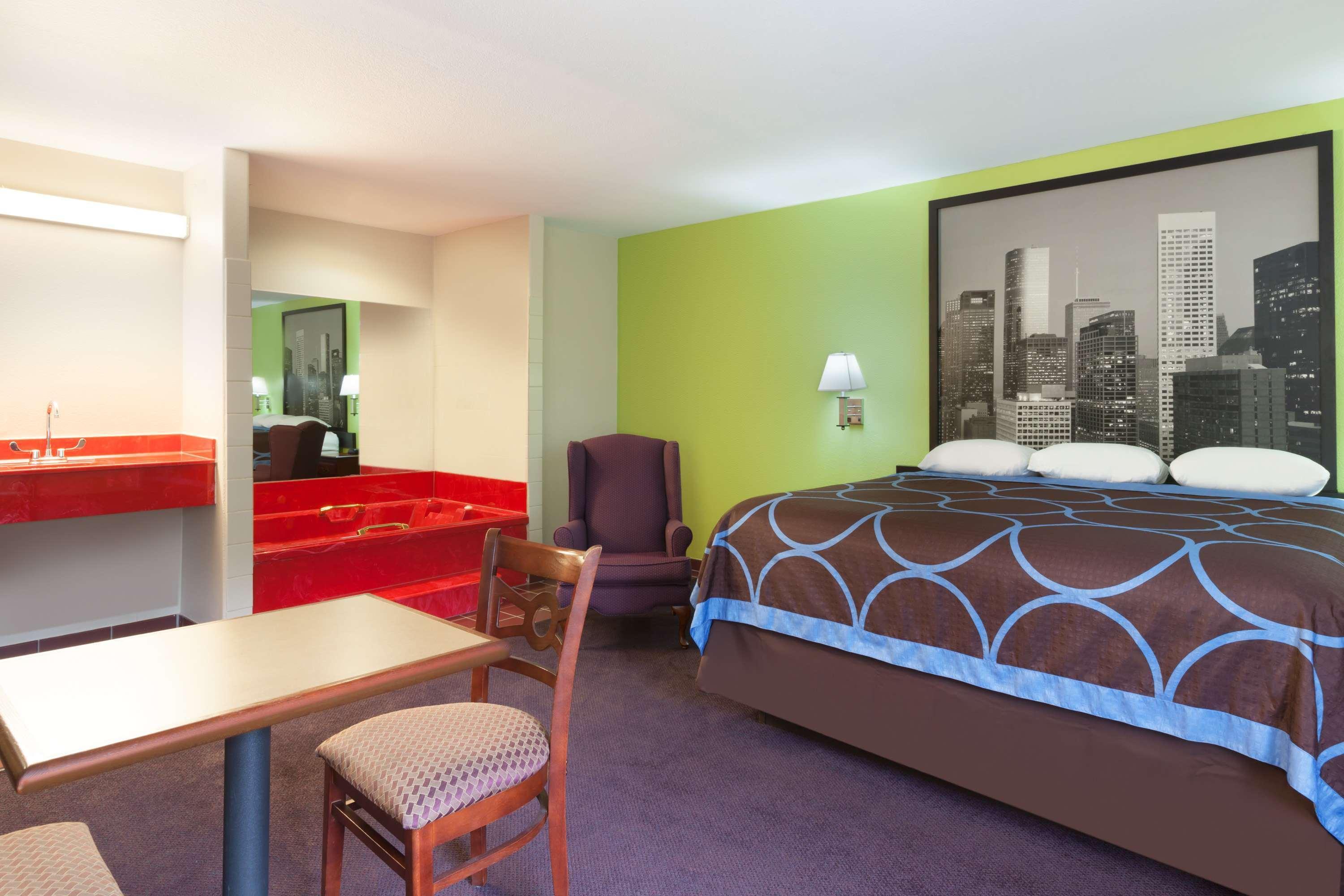 Super 8 by Wyndham Huntsville Eksteriør bilde